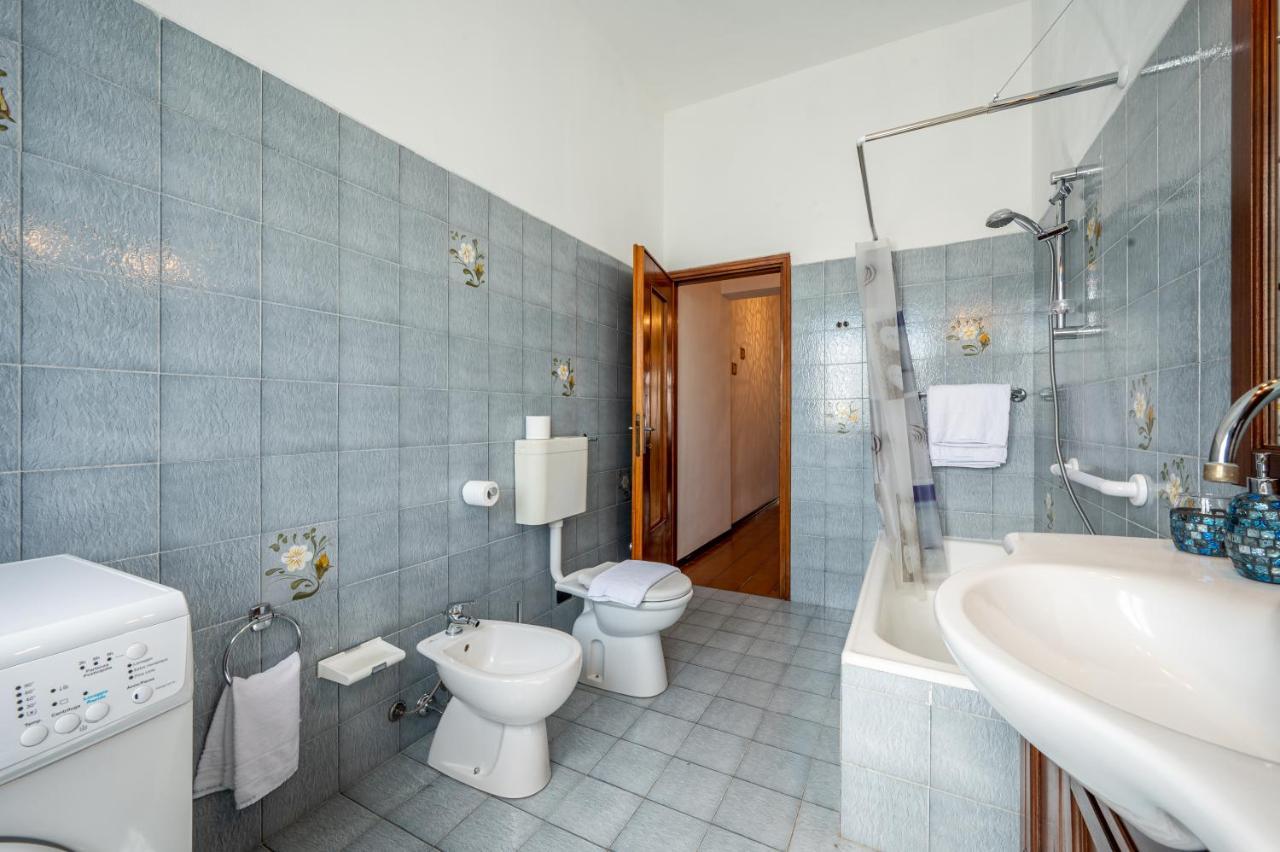 Lake View Apartment With Balcony And Parking - Larihome A25 جيرا لاريو المظهر الخارجي الصورة